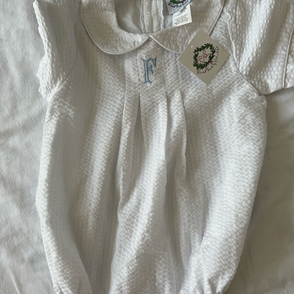 Unisex romper initial F size 4t woth tags never worn